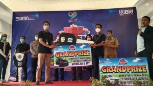 Panen Hadiah Simpedes BRI Bangkalan, Ada Mobil Hingga Puluhan Motor Diberikan kepada Nasabah