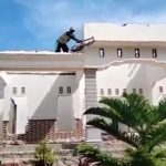 gegara bercerai pria ini bongkar rumah mewah mantan istrinya di pamekasan 5RvHIpyQyx
