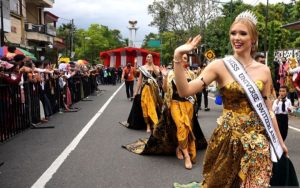 Tulungagung Internasional Batik Carnival Diikuti Oleh Miss Universe Swiss