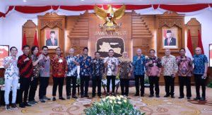 Gubernur Jatim Bersama GMNI Sampaikan Agenda Silaturahmi