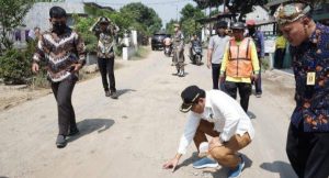 Wakil Bupati Sidoarjo Marah Sebab Melihat Proyek Jalan Asal Asalan