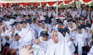 1000 Siswa Meriahkan Upacara HUT RI ke 78 di Alun Alun Bangkalan