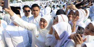 Khofifah Dorong Santri Cegah Perpecahan Pemilu 2024