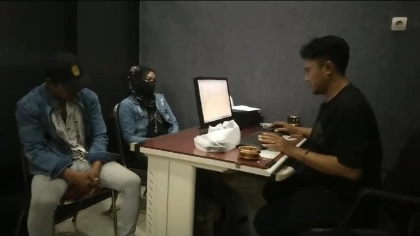 Suami Grebek Istri Yang Sedang Ngamar Dengan Supir Truk Di Hotel Mojokerto