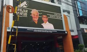 Hari Pertama Kampanye, Gambar Ganjar – Mahfud Terpampang Jelas Di Videotron Alun – Alun Malang