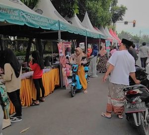 Tak Pernah Sepi, Bazar Takjil di Bangkalan Diserbu Pembeli