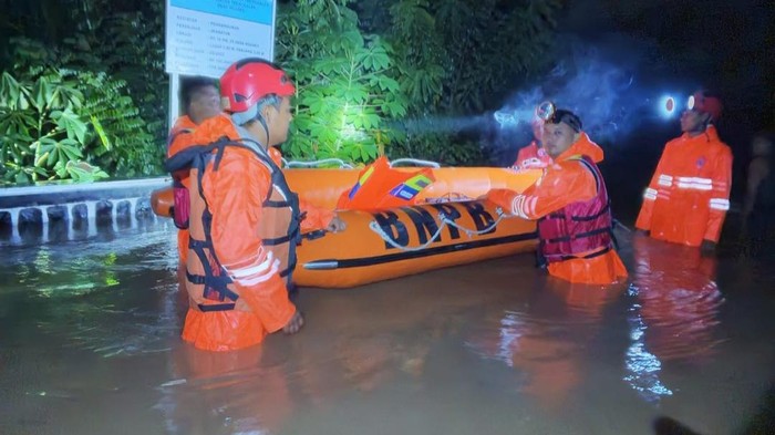 banjir dan longsor terjang sejumlah wilayah di trenggalek 1 169