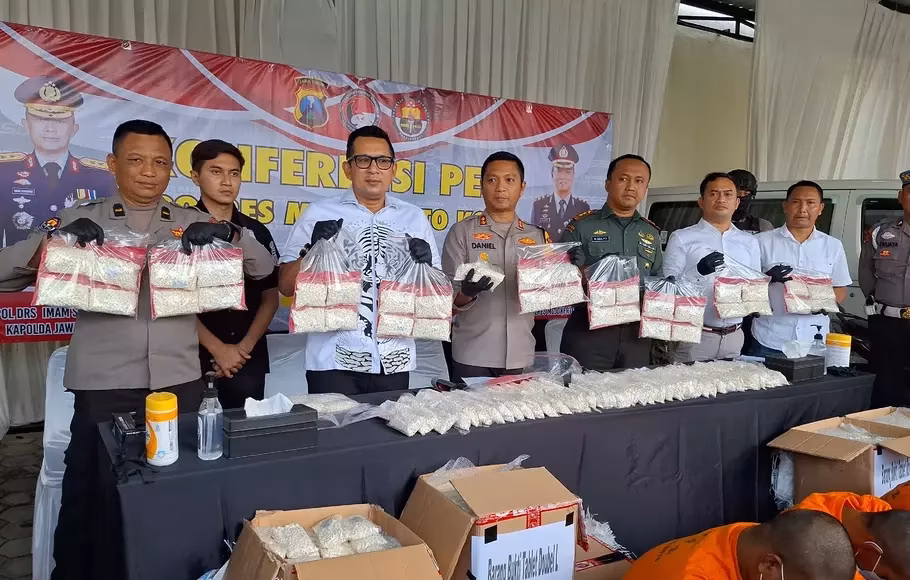 Polres Mojokerto Kota Ringkus Pemasok 1 Juta Pil Koplo Senilai 3 Miliar Rupiah
