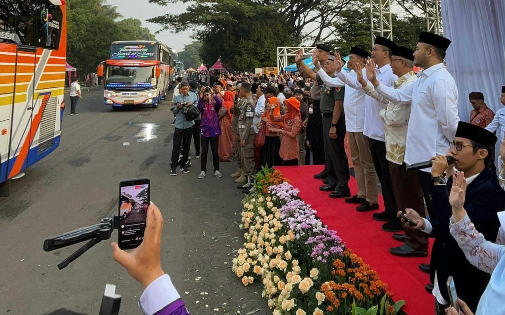 Ikut Sukseskan Pemberangkatan CJH, Imigrasi Malang Pastikan ‘Makkah Route’ Lancar