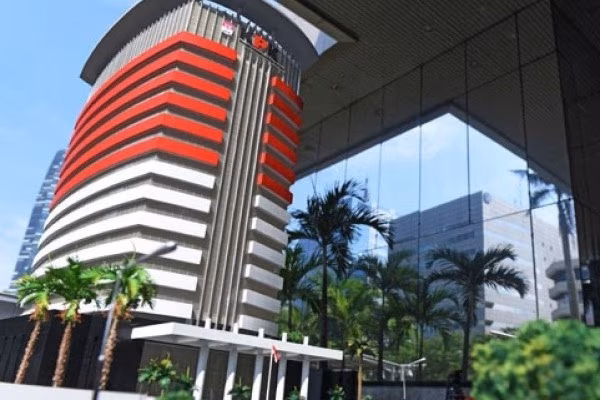 KPK Dikabarkan Geledah Rumah Salah Satu Anggota DPRD Jatim Buntut Kasus Hibah?