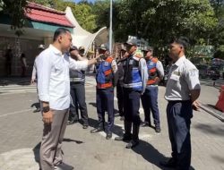 Sidak ke Kawasan KBS, Wali Kota Surabaya Tegur Para Jukir Liar