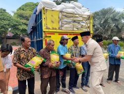 Salurkan Bantuan Bibit Padi, Pj Bupati Harapkan Bangkalan Jadi Lumbung Pangan Nasional