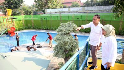 Wali Kota Surabaya Tinjau Kolam Renang Jambangan