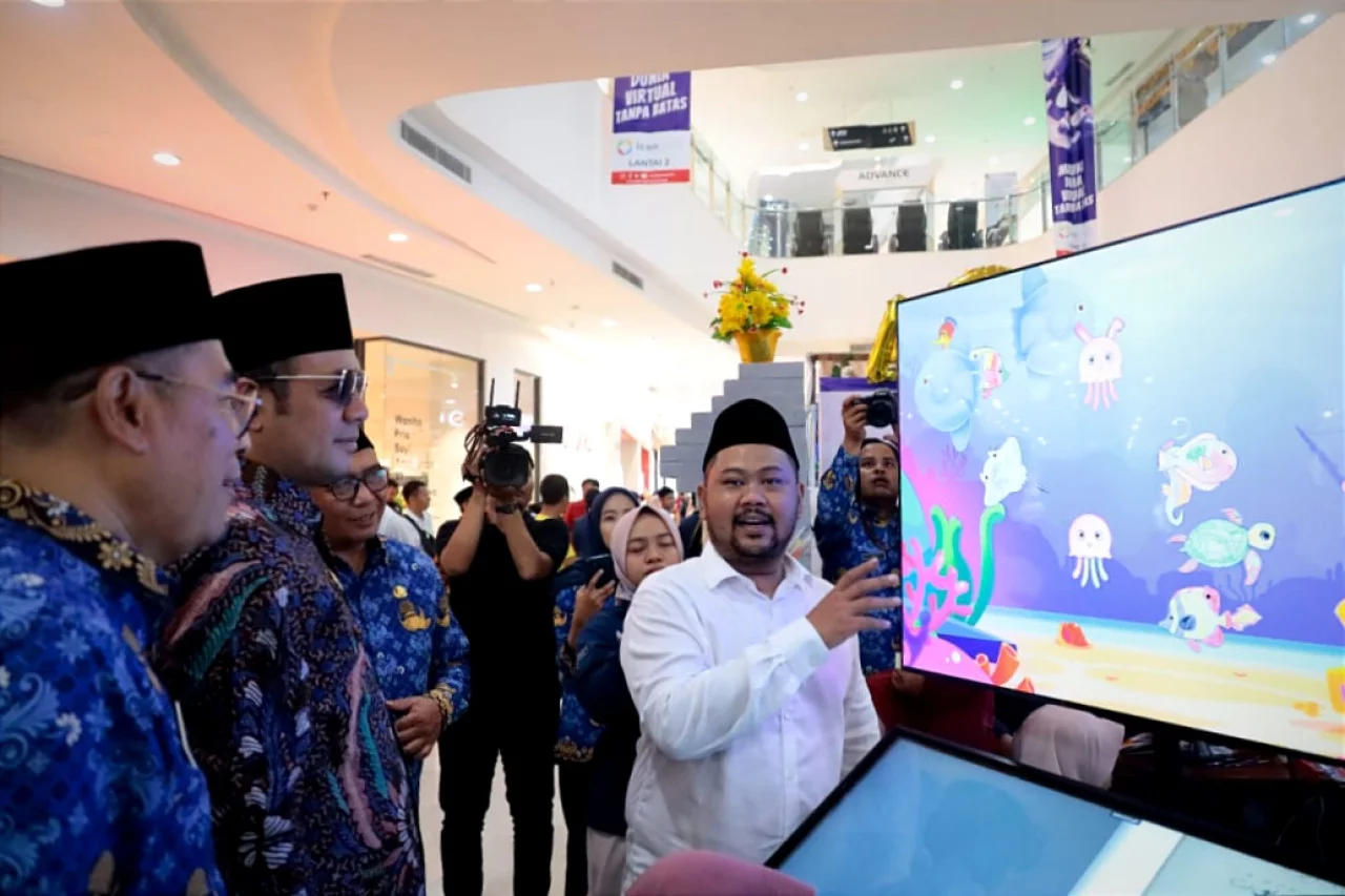 gus yani dalam pameran di gresik