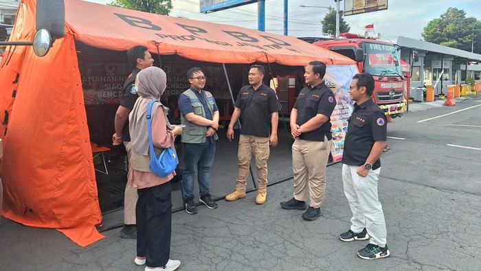 bpbd jatim bnpb buka 5 titik posko di jatim 169