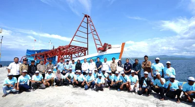 penyerahan kapal dari kementrian kkp pada nelayan banyuwangi
