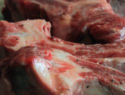 Penjualan Daging Sapi di Sidoarjo Merosot Drastis