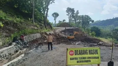Longsor di JLS Malang Berimbas Pada Penutupan Sementara