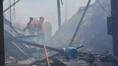 Pabrik Gula di Tulungagung Terbakar, Diduga Akibat Percikan Pembakaran Sampah