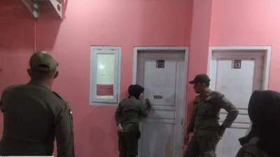 Razia Gabungan, Satpol PP Tuban Temukan Empat Pasang Bukan Suami-Istri di Kos-kosan
