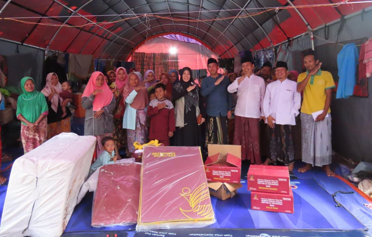 Hj. Ansari Sapa Warga Terdampak Bencana di Pasean dan Kirim Bantuan ke Sumenep