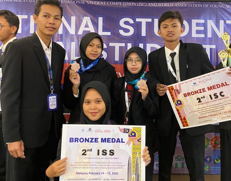 Mahasiswa FKIP dan Pertanian UTM Raih Bronze Medal ISS 2026 di Malaysia