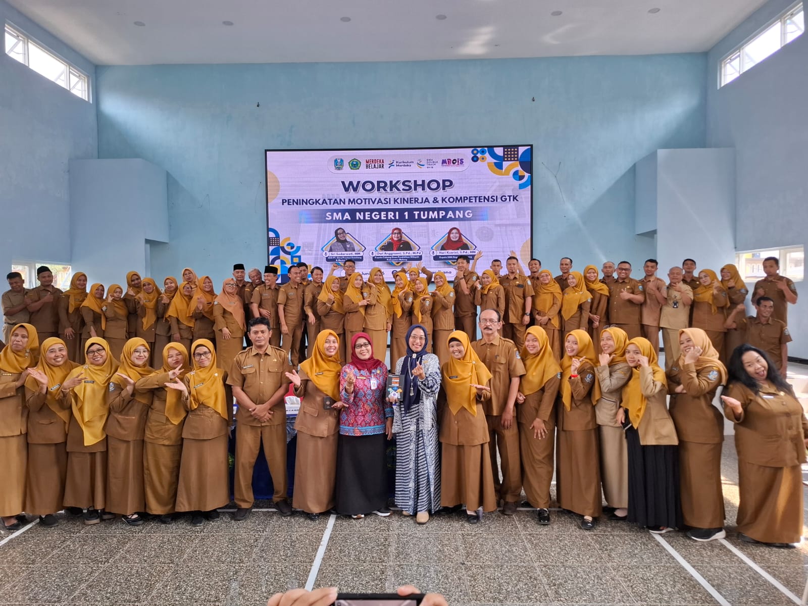 Kacabdin Pendidikan Kabupaten Malang Apresiasi Workshop Peningkatan Kompetensi GTK di SMAN 1 Tumpang 6 Kacabdin Pendidikan Kabupaten Malang Apresiasi Workshop Peningkatan Kompetensi GTK di SMAN 1 Tumpang