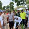 Bupati Bangkalan Tanam Bibit Kelapa, Dorong Komoditas Jadi Kekuatan Ekonomi Baru